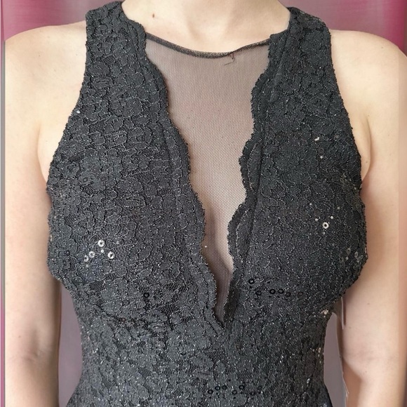 Black lace prom cocktail dress size 2 plunge neckline.  NWT - Picture 3 of 12